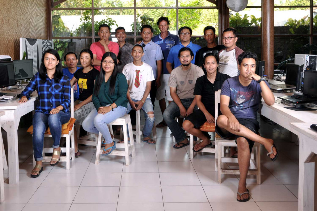 Team HMQ ASIA